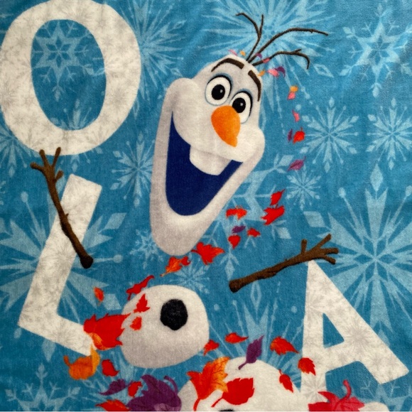 Olaf Frozen Blanket - Picture 2 of 4